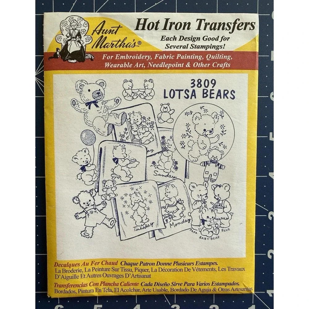Aunt Martha's Hot Iron Embroidery Transfers LOTSA BEARS 3809